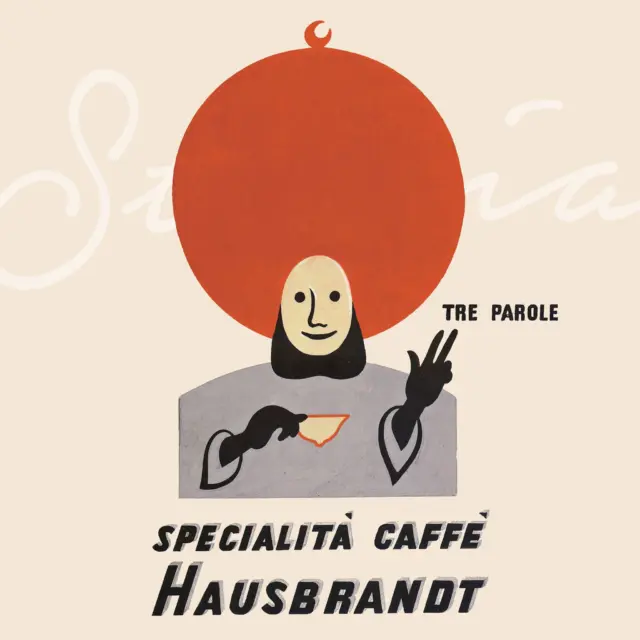 La locandina “Tre parole: Specialità Caffè Hausbrandt” nasce con l'intento di mettere in risalto la qualità del caffè, trasformando un semplice messaggio in un potente marchio. Con un omino col turbante come protagonista, questa illustrazione rompe le convenzioni pubblicitarie dell'epoca, tanto da diventare nei primi del '900 emblema dell'azienda.
Il successo della locandina è tale che per lungo tempo viene associata indissolubilmente al marchio Hausbrandt, incarnando perfettamente il gusto e l'estetica dell'epoca.

#hausbrandt #caffehausbrandt #coffeelovers #coffeetime #treparole #storiadelmarchio